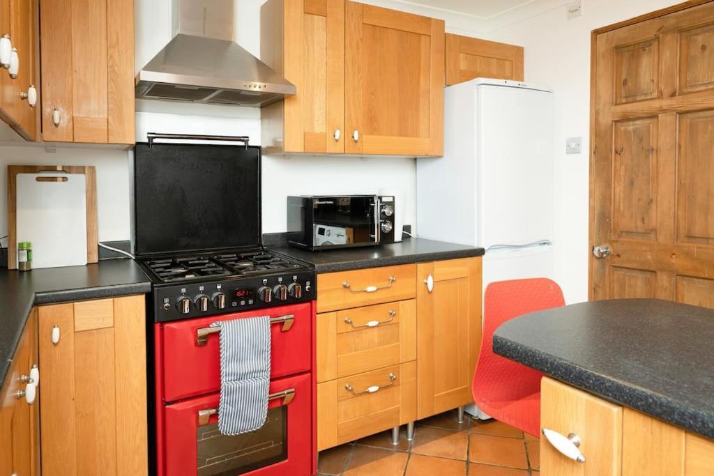 3 Bedroom Home Close To Town Centre With Wifi & Garden Royal Tunbridge Wells Exterior foto